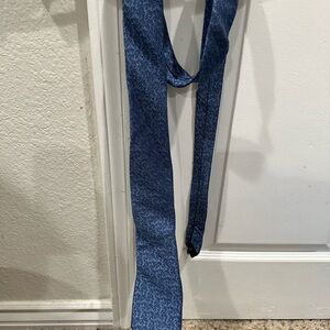 Michael Kors Floral Blue Tie. Old money, quiet luxury
